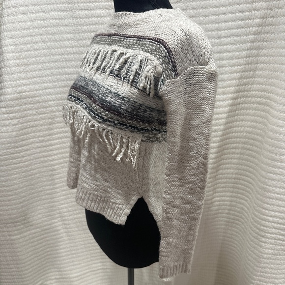 Abercrombie & Fitch Fringe Sweater - Picture 3 of 3